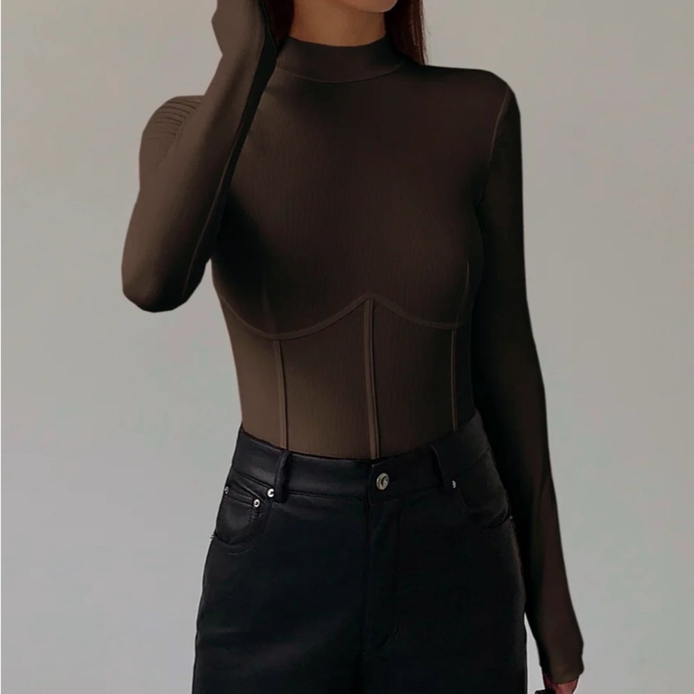 Commense Long Sleeve Mock Neck Bodysuit in Dark Brown